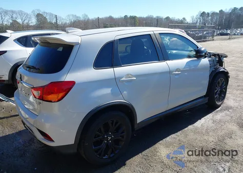 2018 Mitsubishi Outlander Sport 2.0 Le z USA, uszkodzony, nr VIN JA4AP3AU8JU014347